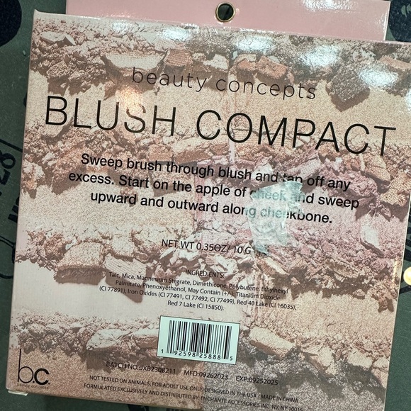 Beauty Concepts Blush Compact 4 Rosy Shades - Picture 2 of 5